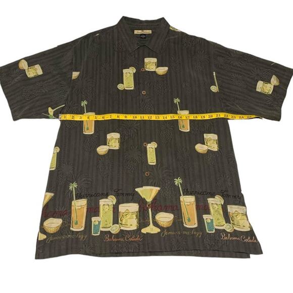 Men's L TOMMY BAHAMA Silk Martini Cocktail Novelty Print Shirt Short Sleeve Gray - Picture 4 of 7
